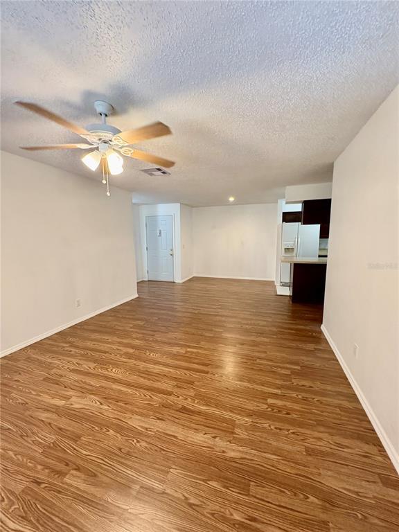 Foto del edificio - 231 Red Maple Pl