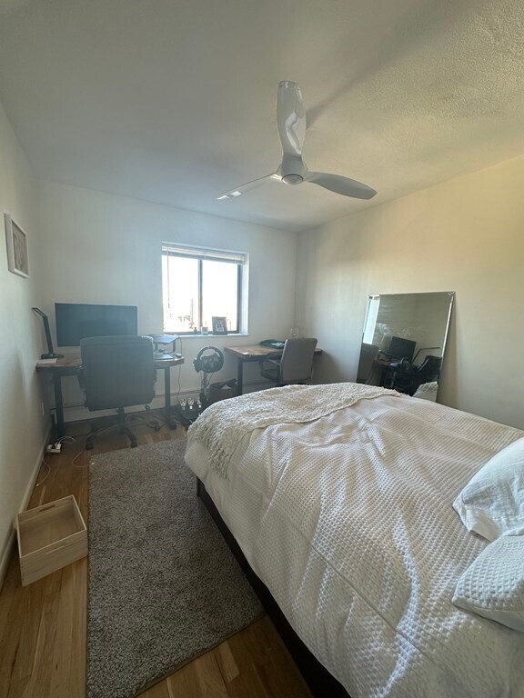 Foto del edificio - 12 Parker Hill Ave