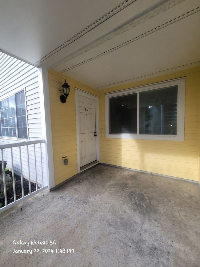 Building Photo - 2101 Poplar Dr