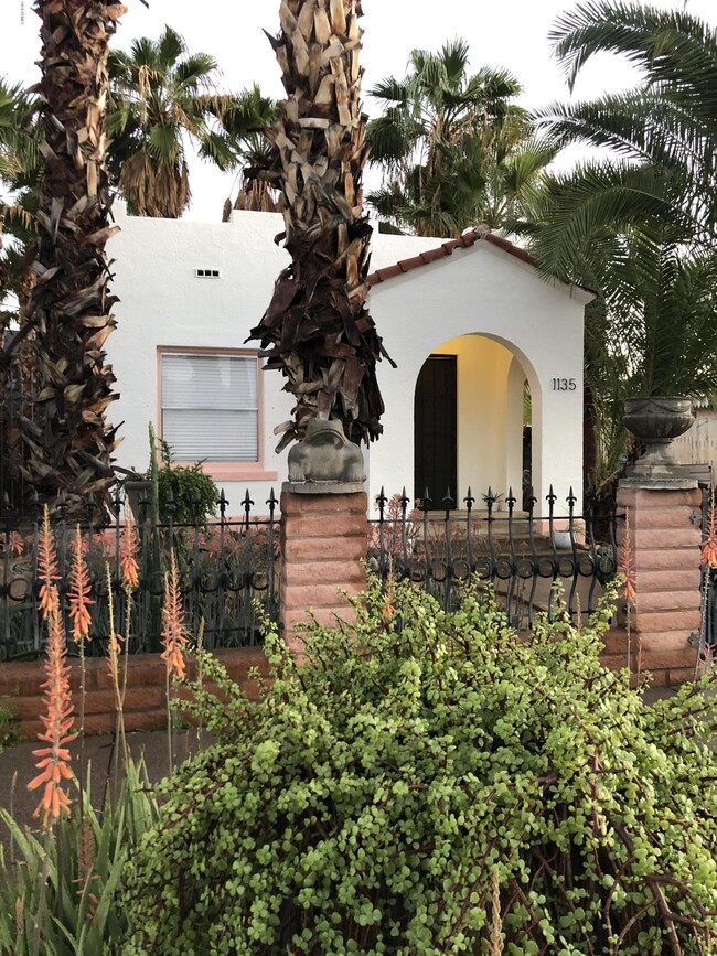 Foto del edificio - 1135 E Palm Ln