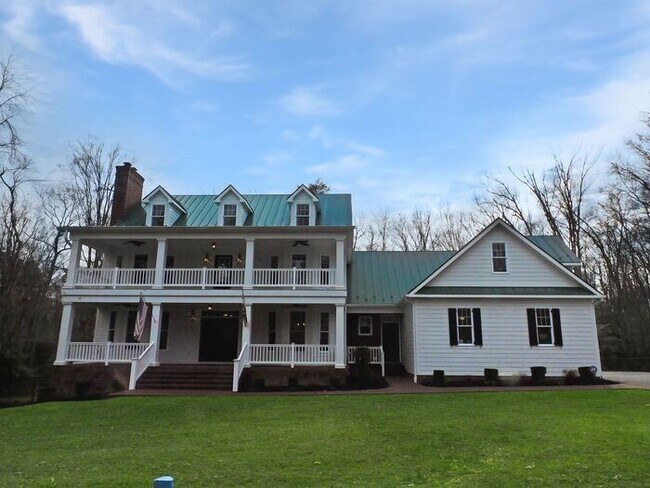 Building Photo - 9885 Bowling Rd