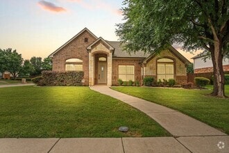 Building Photo - 401 Shumard Oak Trail