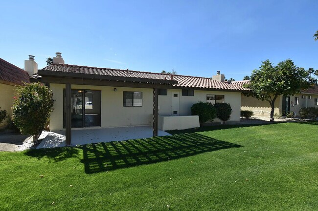Building Photo - 75250 Vista Corona