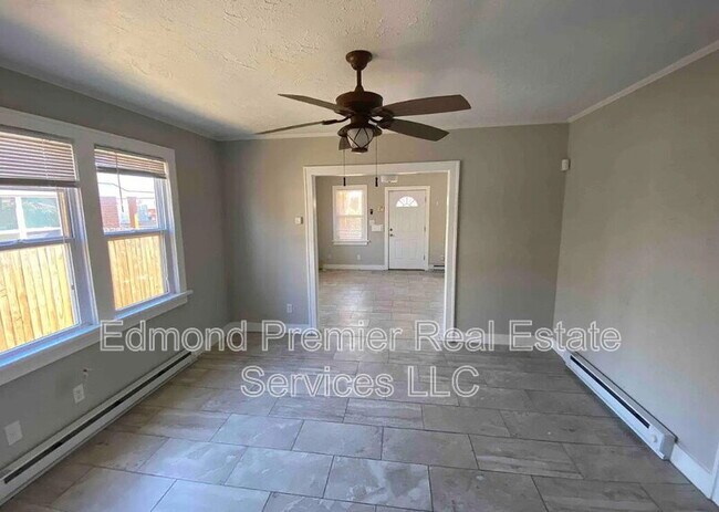 Foto del edificio - 1003 NE 17th St