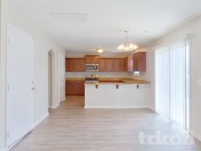 Foto del edificio - 831 Dovefield Ln