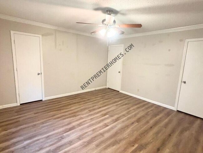 Foto del edificio - 238 Briarpatch Ln