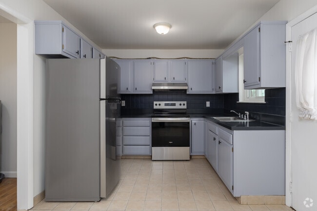 2BR, 1.5BA - 1300SF - Kitchen - 20 N Taylor Condos