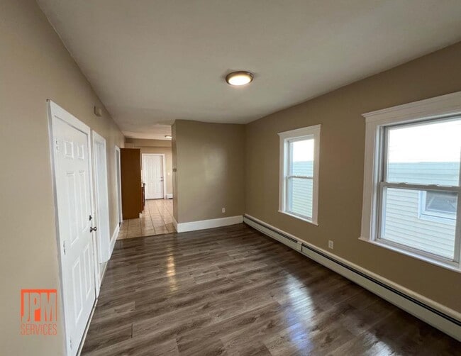 Photo - 66 Thornton St House