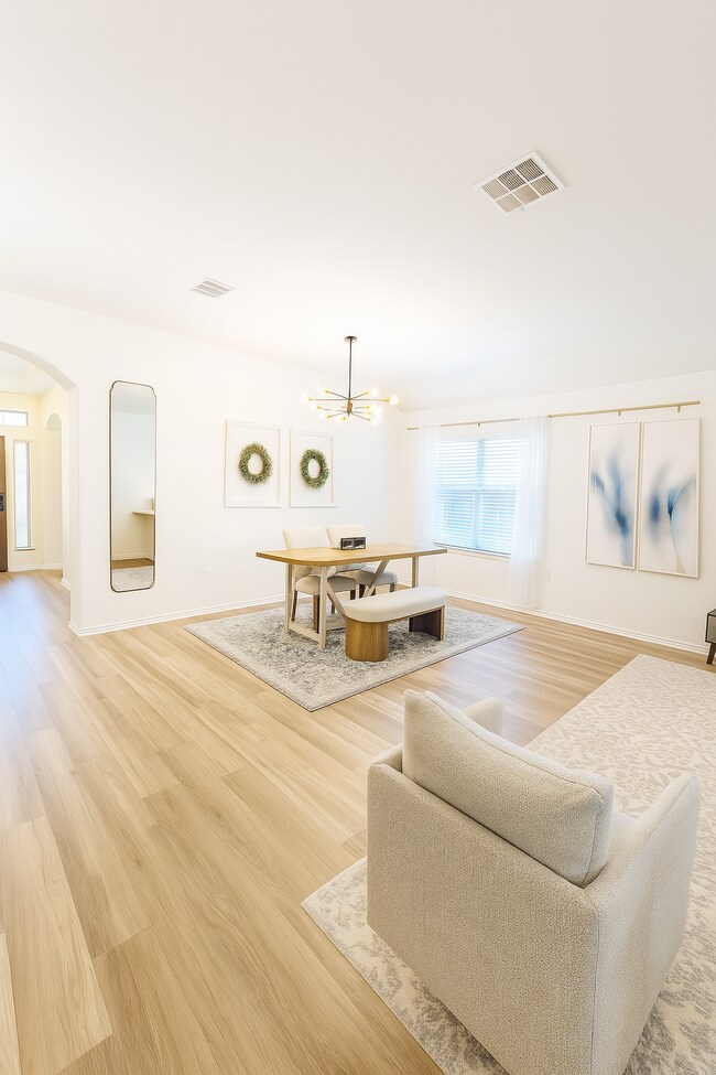 Foto del edificio - 9300 Sawyer Fay Ln