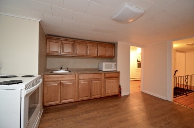 Building Photo - 8 3rd St