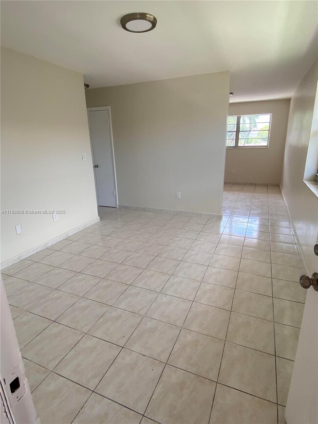 Foto del edificio - 1836 NW 22nd Ct
