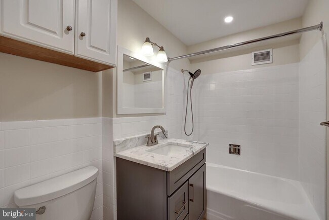 Foto del edificio - 2711 Ordway St NW