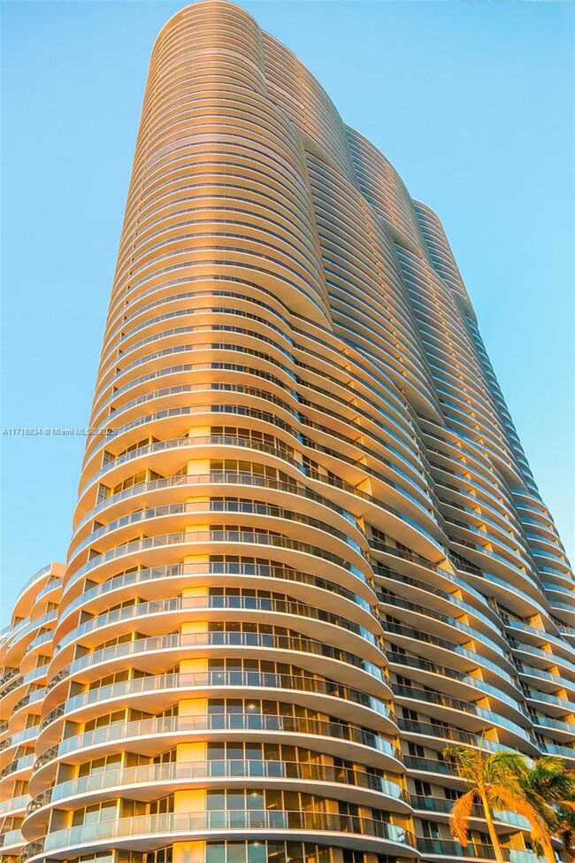 Foto del edificio - 488 NE 18th St