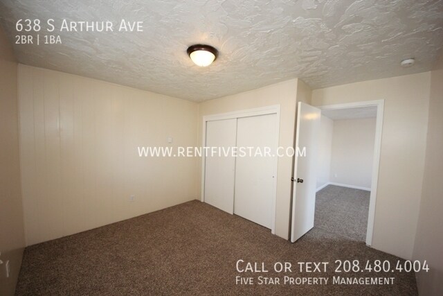 Building Photo - Two-Bedroom Home Available! This 2 Bedroom...