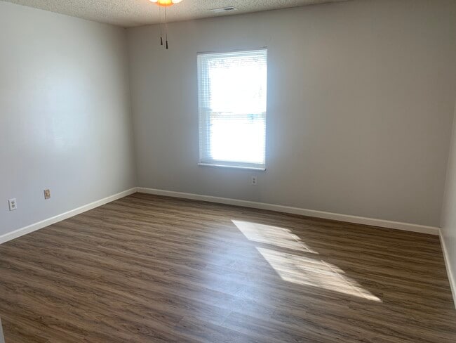 Building Photo - 822 Highland Hill Ct