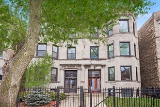 Building Photo - 1341 W Foster Ave