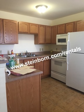Building Photo - Nice Condo for rent located off Stern