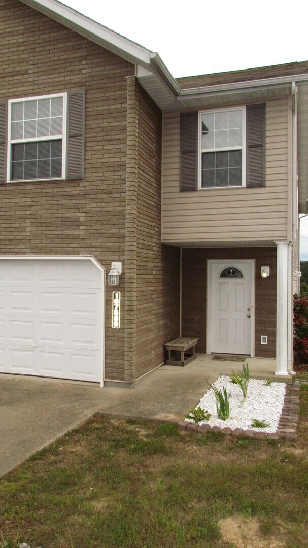 Foto del edificio - 16758 Huntington Ln