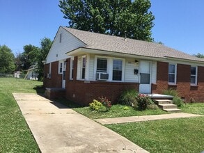 Building Photo - 305 Babb Dr