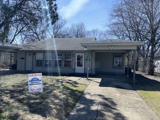 Building Photo - 1702 Alamo Ave