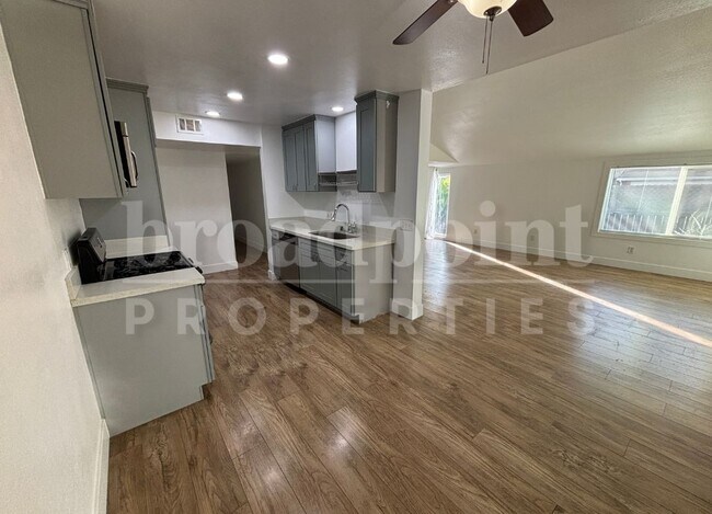 Foto del edificio - 522 Charlotte Dr