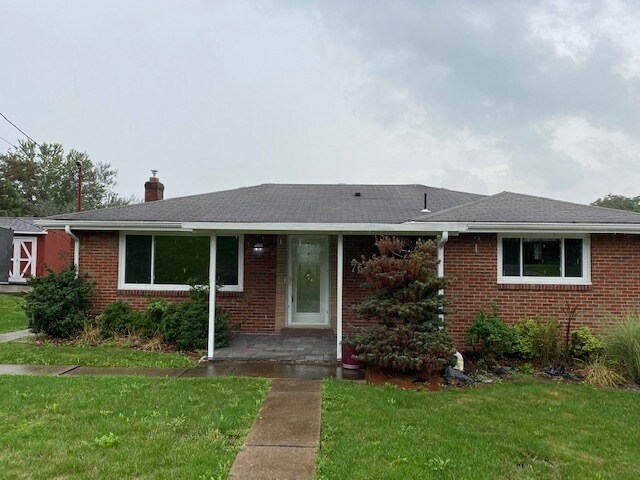 Building Photo - 702 Old Clairton Rd