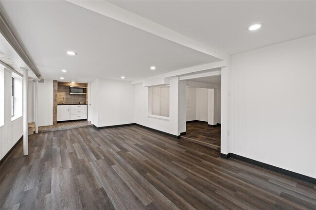 Foto del edificio - 910 E 15th St