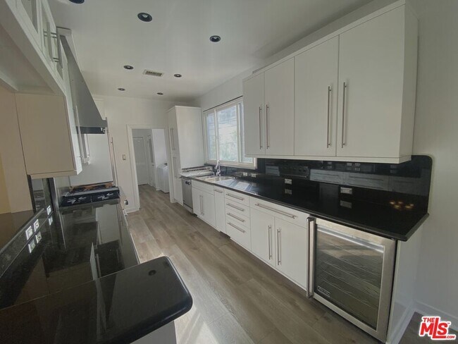 Foto del edificio - 1250 S Crescent Heights Blvd