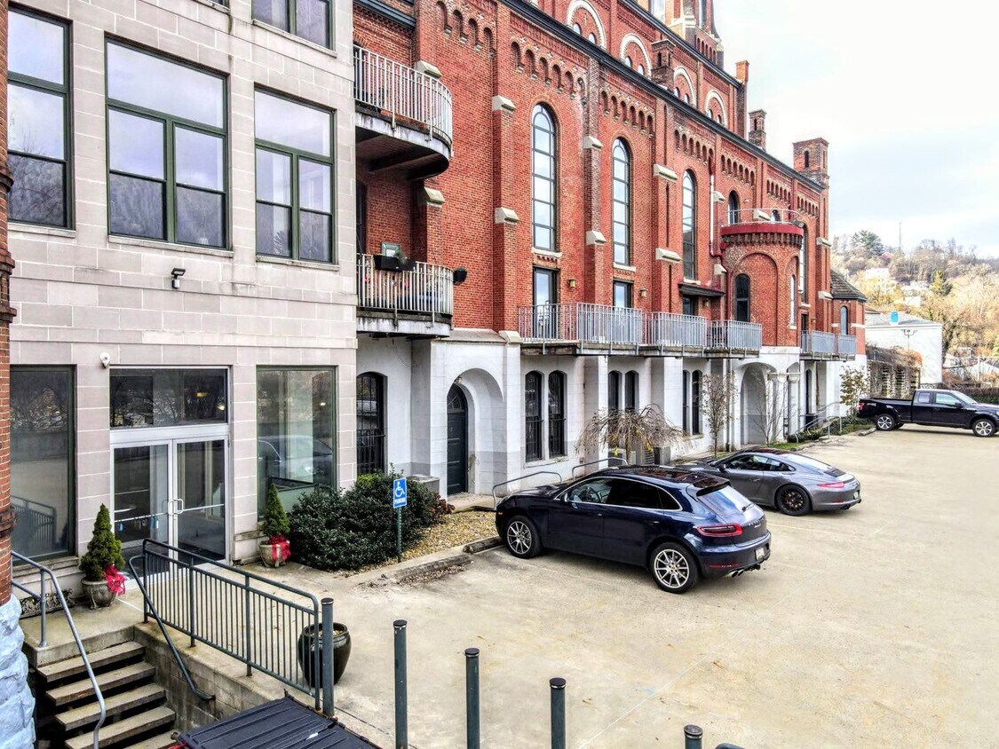 Foto principal - Experience Elegance in History: Luxurious ...