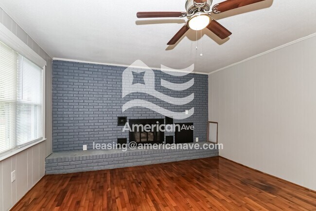 Foto del edificio - 104 Forest Ln Dr