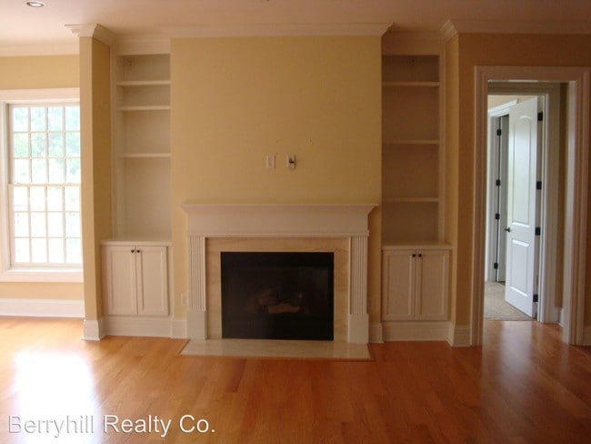 Building Photo - 3272 Park Rd