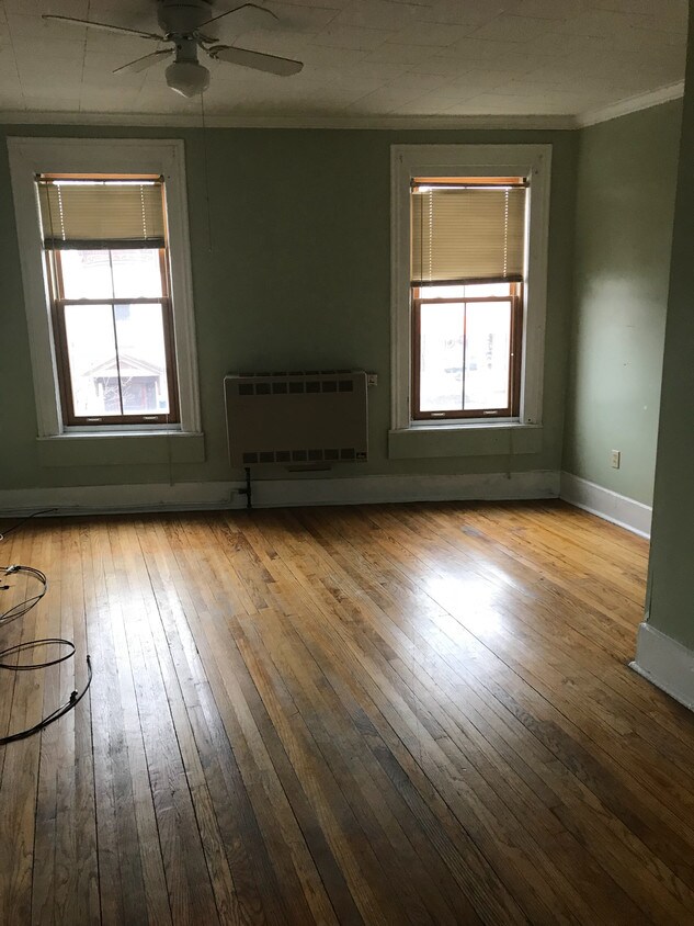 Primary Photo - 313 19th Street - 2nd floor east