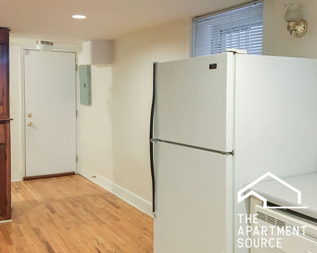 Foto del edificio - 3309 N Southport Ave