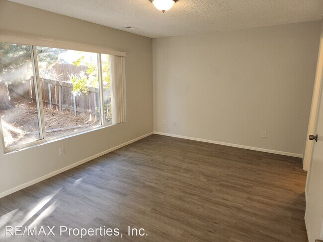 Building Photo - 3 br, 2 bath House - 5641 Tomiche Dr.