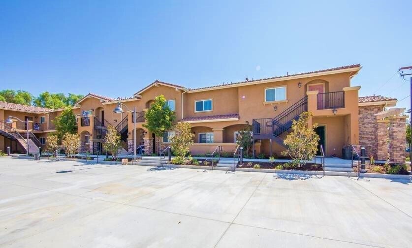 Foto principal - 4453 Apricot Rd