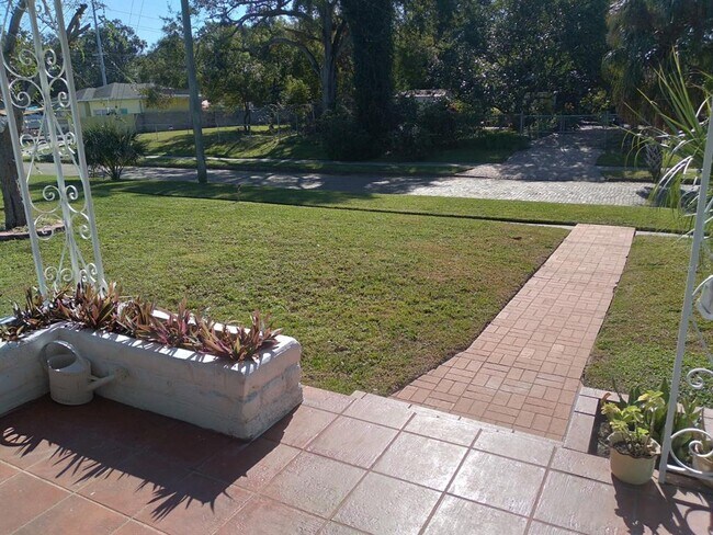 Foto del edificio - 3113 W Pine St