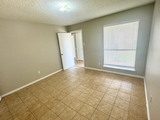 Building Photo - 9622 Sandstone Rd