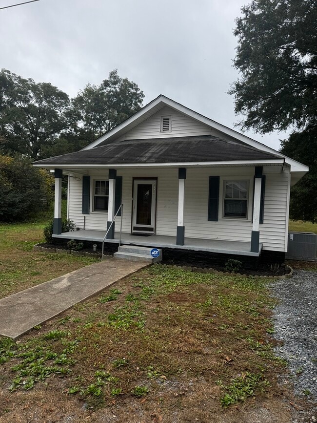 Building Photo - 1321 Lowder St