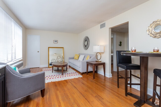 1BR, 1BA - 650SF Shelton - Living Area - Cameron Court Apartments