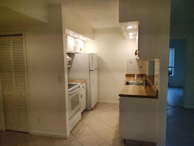 Foto del edificio - 6341 Chasewood Dr