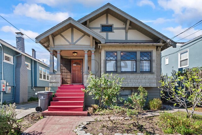 Building Photo - 5737 Gaskill St