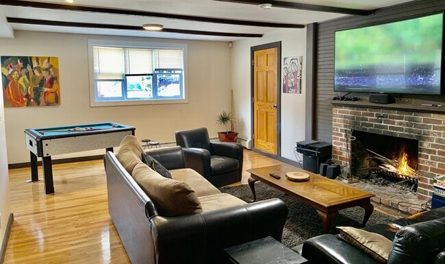 Photo - 445 Hope St House