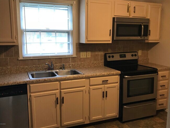 Building Photo - 4901 Marlin Ct