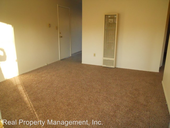 Foto del edificio - 3260-3290 Stingy Ln