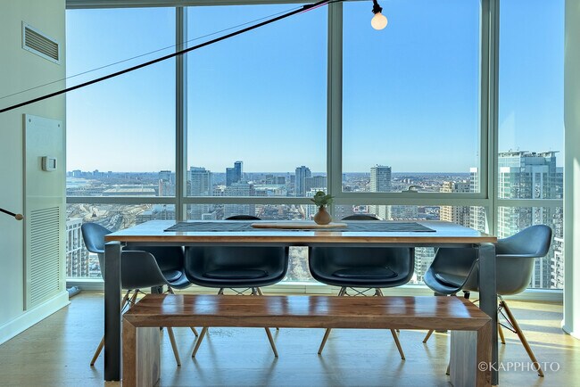 Foto del edificio - 1201 S Prairie Ave