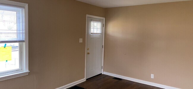 Building Photo - 713 Verona 3BR/1BA (Dayton)