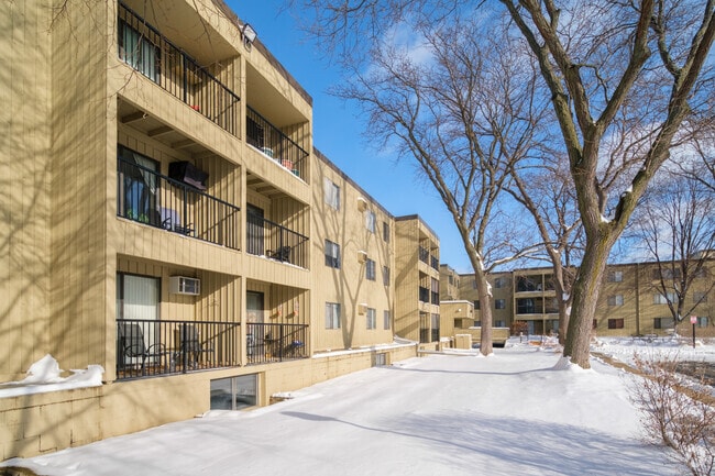 Cedarwood Condominiums