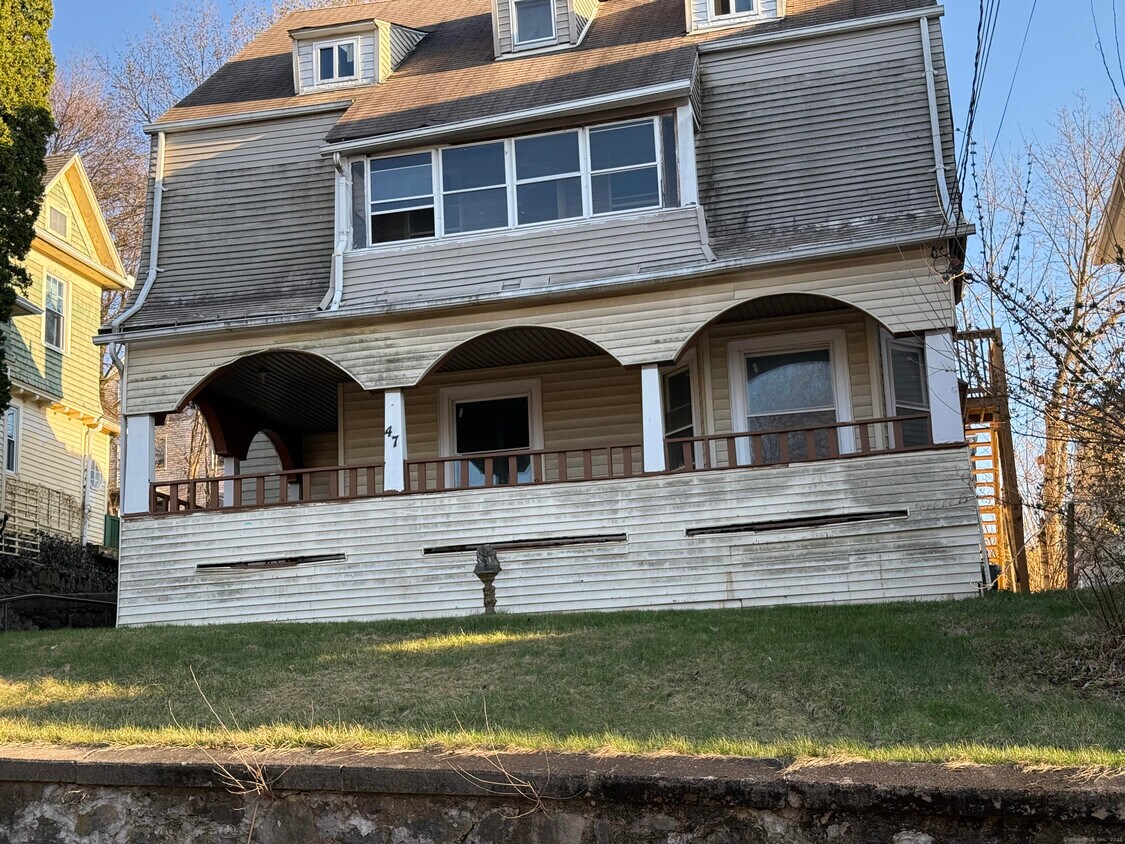 Primary Photo - 47 Chapman Ave