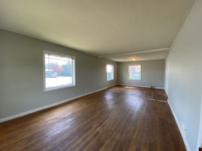 Building Photo - Feels Like A Little Bit of Country - 1+BR ...