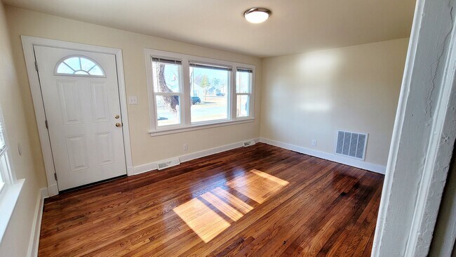 Foto del edificio - 3811 Larry St